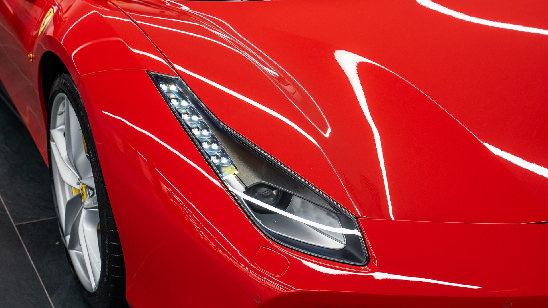 Ferrari 488 Photo 3a3bd06f-1199-4953-b52f-dead78d16356.jpg