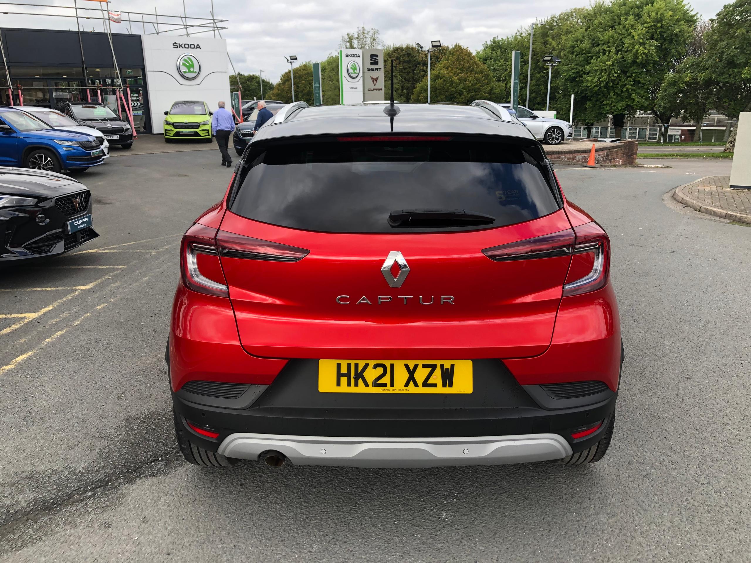 Used 2021 Renault Captur 1.3 TCe Iconic SUV 5dr Petrol Manual Euro 6  £12,950 26,281 miles Red | SinclairGroup