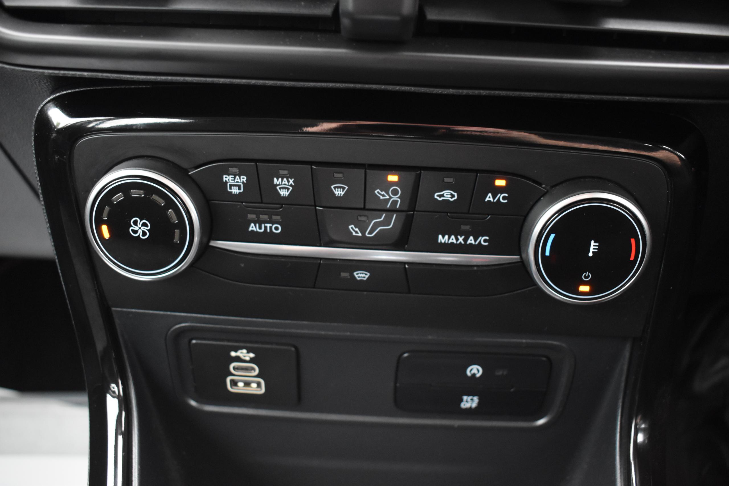 Used Ford ECOSPORT MH72JYB 28