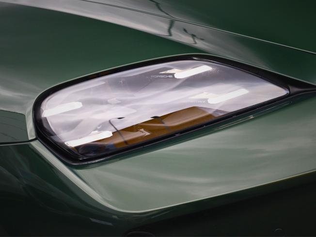 PORSCHE Taycan Photo 9
