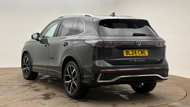 VOLKSWAGEN Tiguan Photo 3