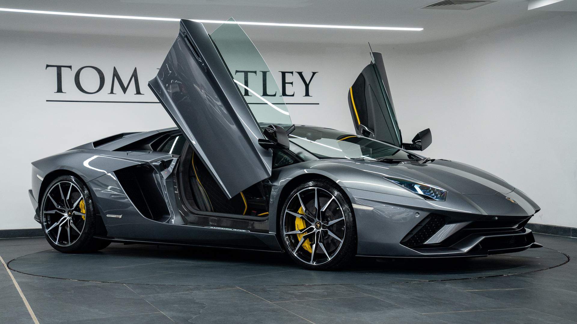 LAMBORGHINI Aventador Photo 3aa08ed7-5230-45be-bbf7-7832bf6fcbb4.jpg