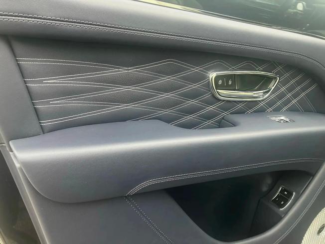 BENTLEY Bentayga Photo 13
