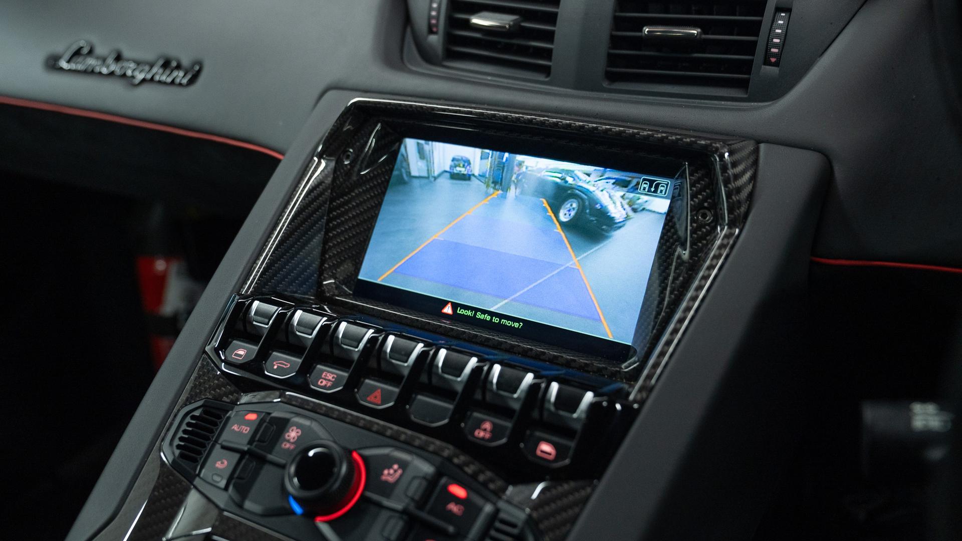 LAMBORGHINI Aventador Photo 3ae6e92f-2ffa-4b36-bb88-730f109328c3.jpg