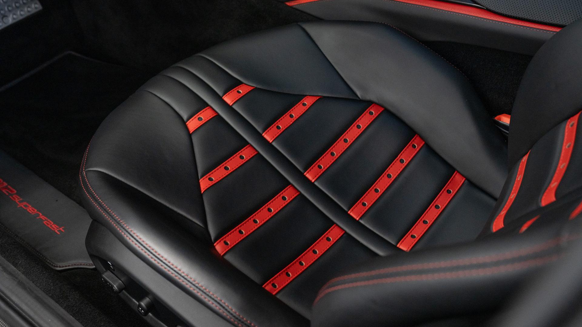 Ferrari 812 Photo 3ae8c425-427a-4c87-a3c2-f7c29327dd0a.jpg