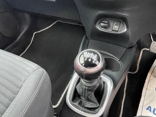 Toyota Yaris Photo 3ae93e14-0fe5-4951-85d3-4d7ad8ae3248.jpeg