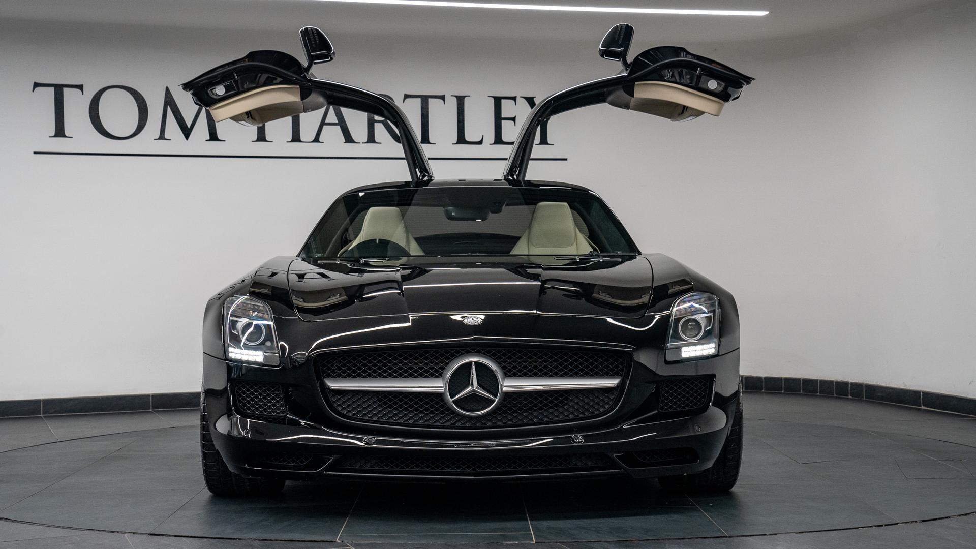 Mercedes-Benz SLS Photo 3aebe231-1be8-4ec3-b73a-55edb62da558.jpg