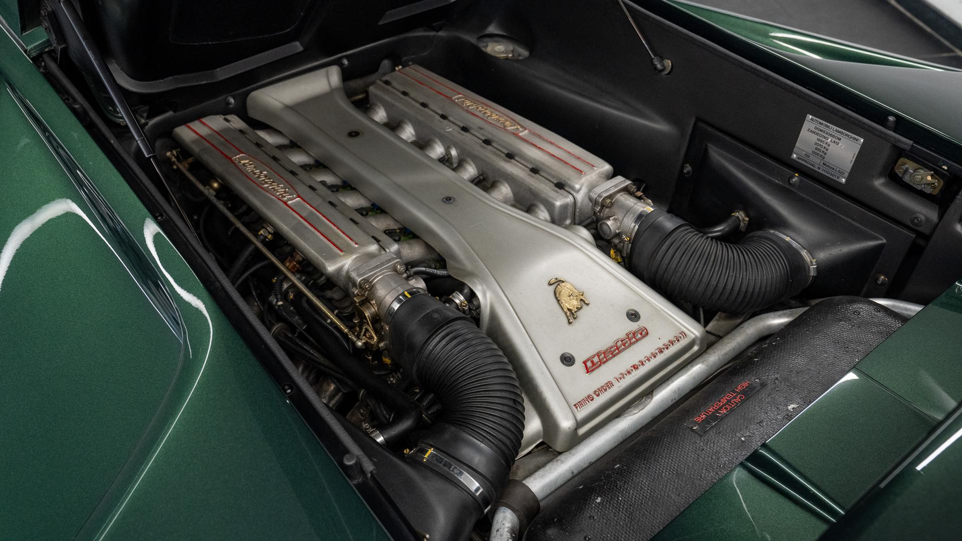 LAMBORGHINI Diablo Photo 3af8010d-6b3b-4644-b6eb-af50c7c6fcaa.jpg
