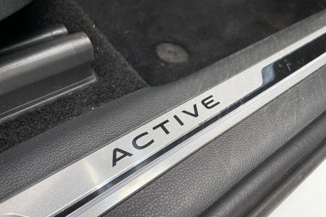 VOLKSWAGEN Tiguan Photo 28