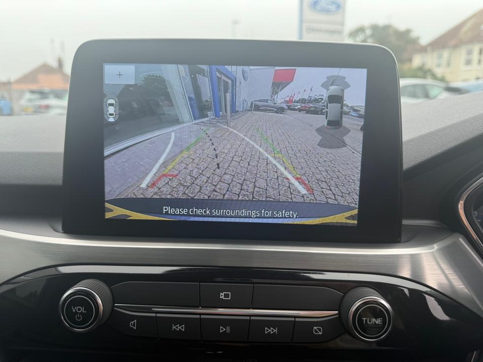Ford Kuga Photo 3b276ee7-c46a-4d9c-8d21-2a894737f6bf.jpeg