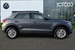 Volkswagen T-Roc Photo 4