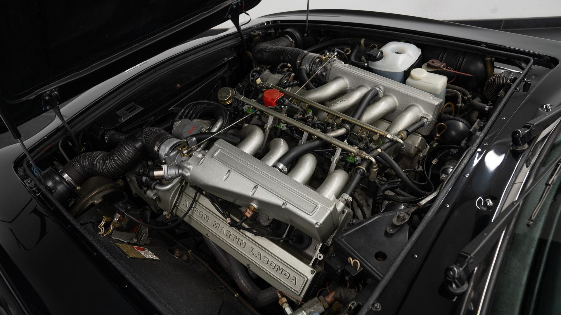 Aston Martin V8 Photo 3b3a29cd-9c17-47b9-a498-f44d00849bb8.jpg