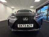 Lexus UX Photo 1