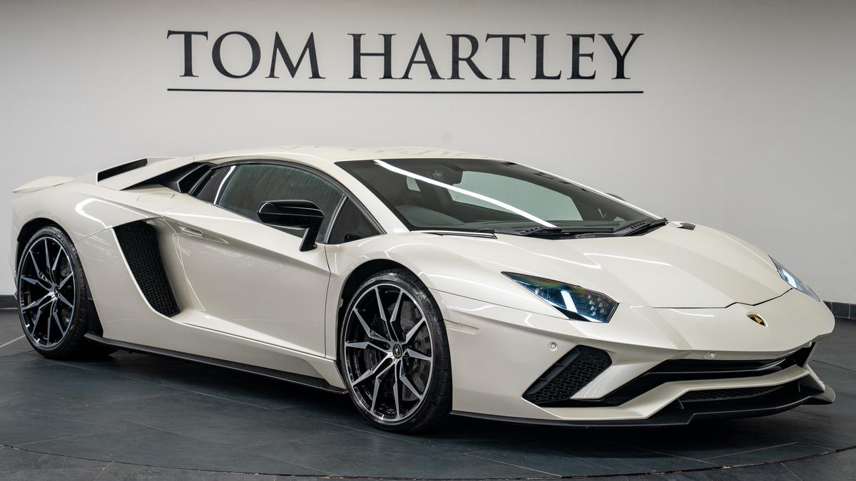 Used 2017 LAMBORGHINI Aventador LP740-4 S Balloon White Pearlescent at Tom Hartley