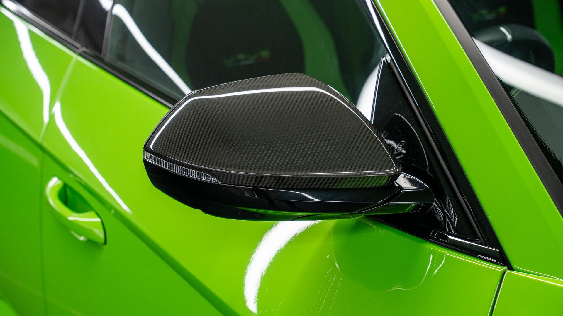 LAMBORGHINI Urus Photo 3b636d0a-472c-441e-8570-0d9b4d71413f.jpg