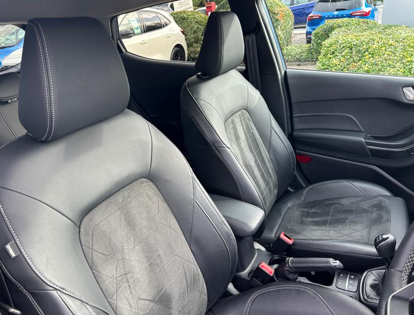 Ford Fiesta Photo 3b6bed10-1a8d-4bc6-ad94-fe93578cfd95.jpg