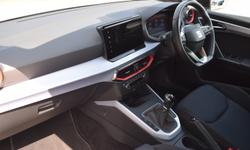 SEAT ARONA Photo 11