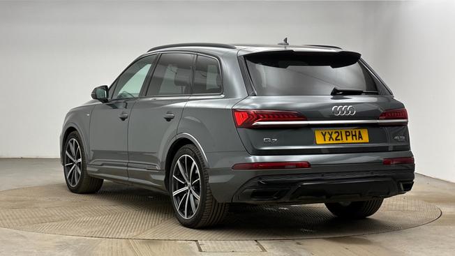 AUDI Q7 Photo 3