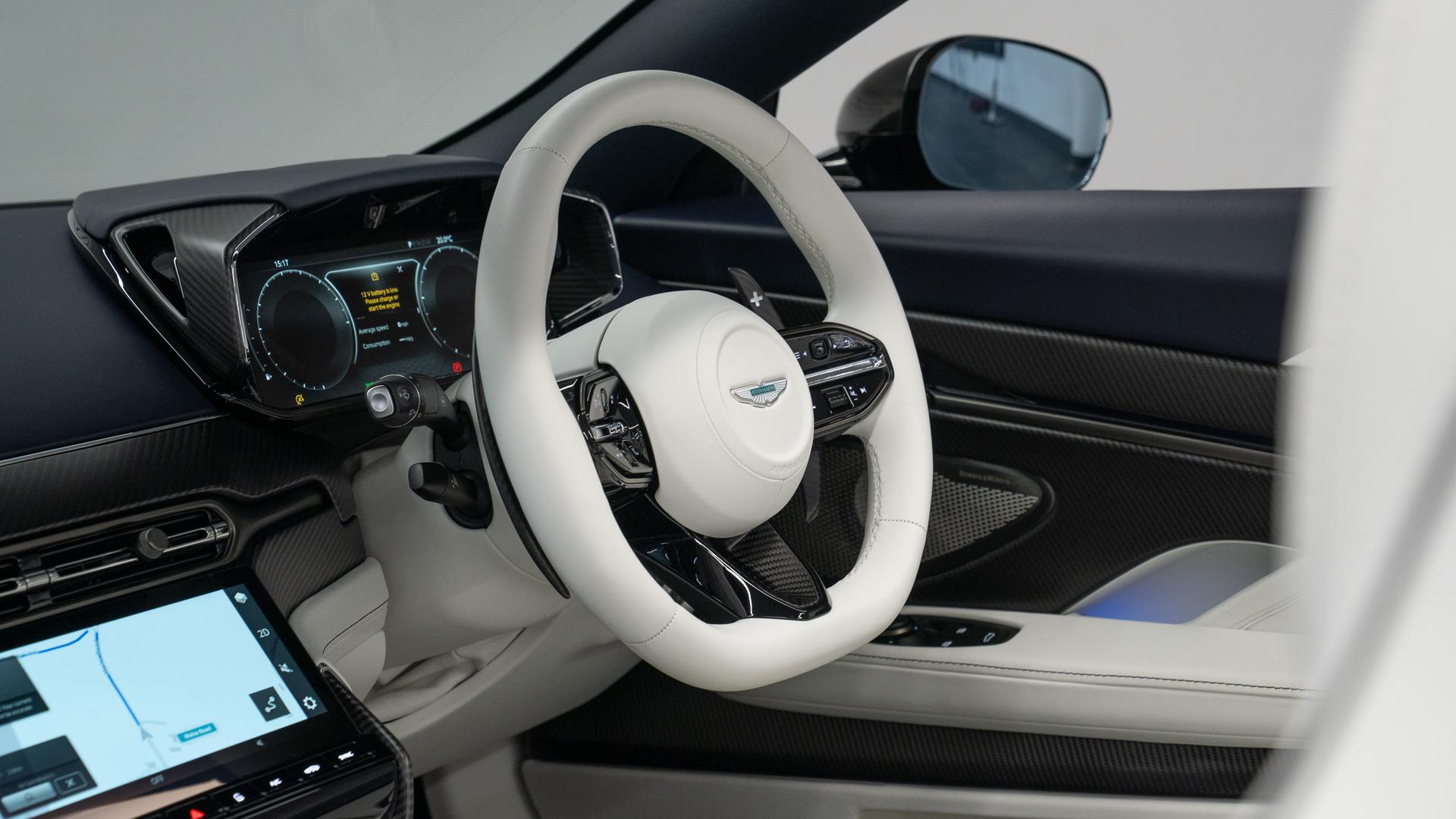 Aston Martin Vanquish Photo 3b7a30a8-67fa-4741-848f-8786e08da6f9.jpg
