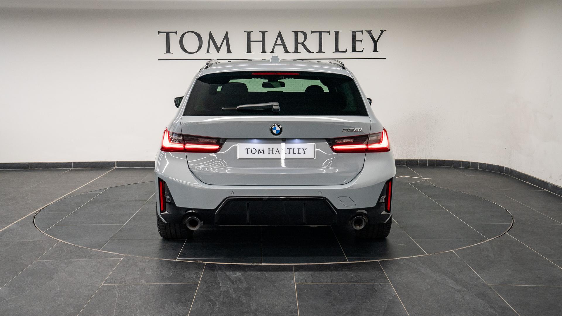 BMW 330i Touring Photo 3b836f96-00d3-4452-825e-7617c8e284f6.jpg