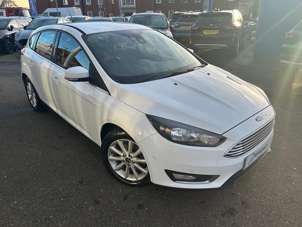Used 2015 Ford Focus 1.0T EcoBoost Titanium Hatchback 5dr Petrol Manual Euro 6 (s/s) (125 ps) Frozen White at Dinnages