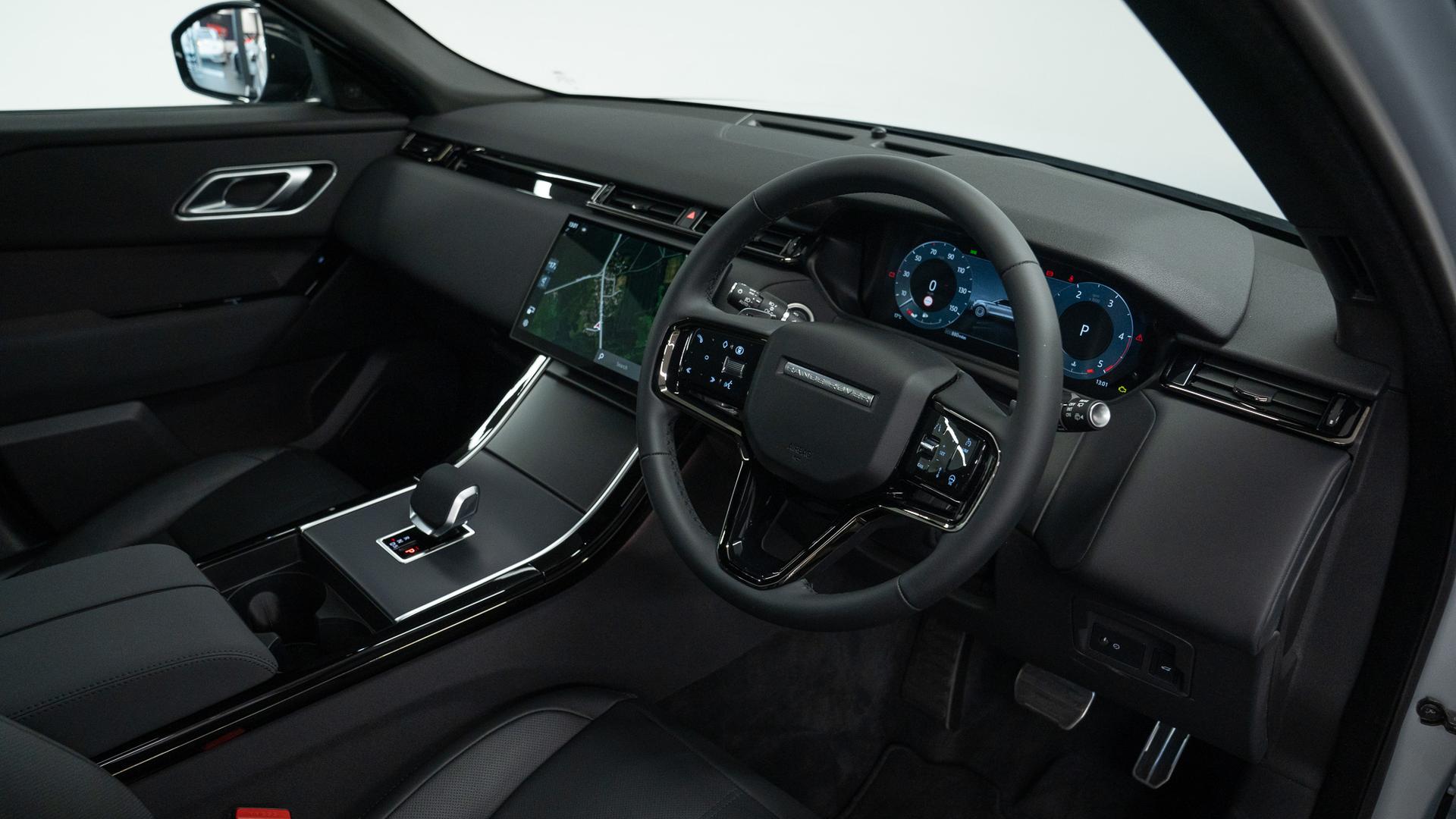 Land Rover Range Rover Velar Photo 3b92e663-95ac-458a-8309-42911421a3b8.jpg