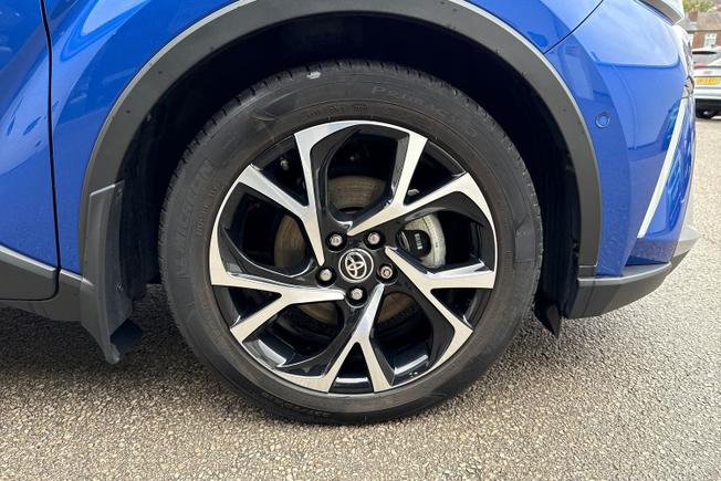 TOYOTA C-Hr Photo 5