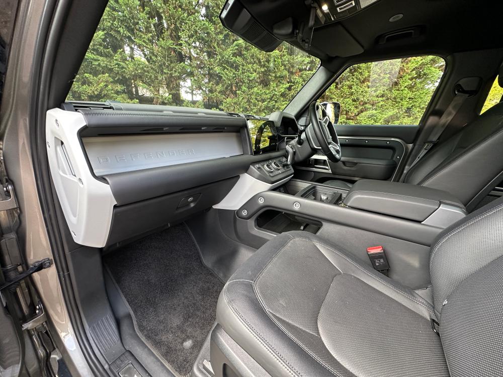 Used Land Rover Defender 110 GX73USE 28