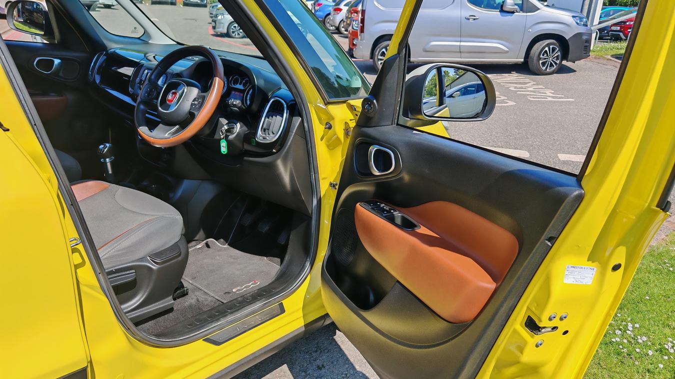 Used Fiat 500L MV14AEY 12