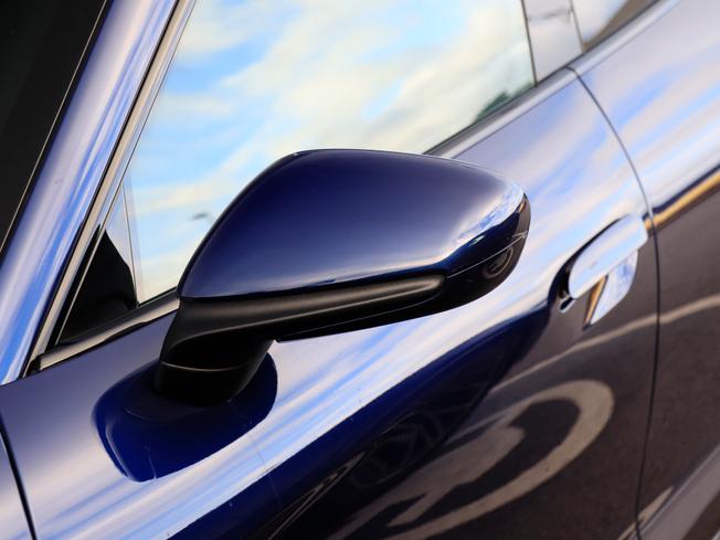 PORSCHE Taycan Photo 34