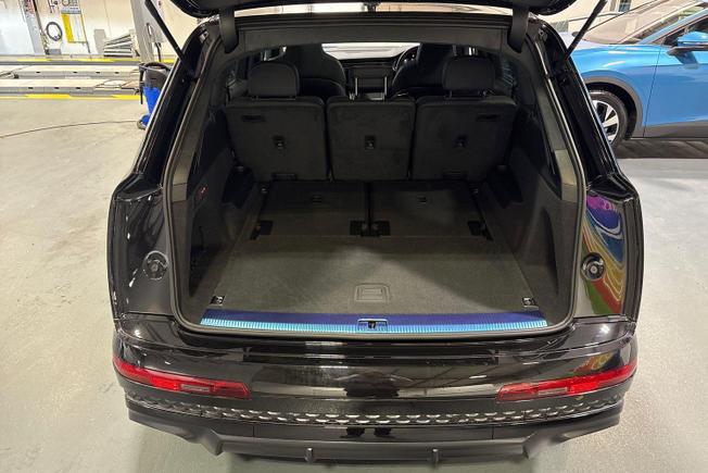 AUDI  Q7 Photo 12