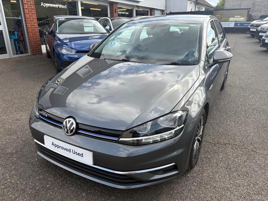 Volkswagen Golf Photo 3c0bd47a-6b46-4eae-92e3-924d128f2643.jpg