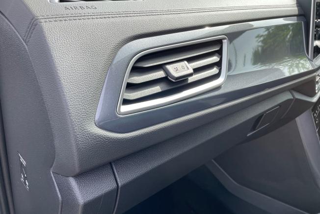VOLKSWAGEN T-Roc Photo 41