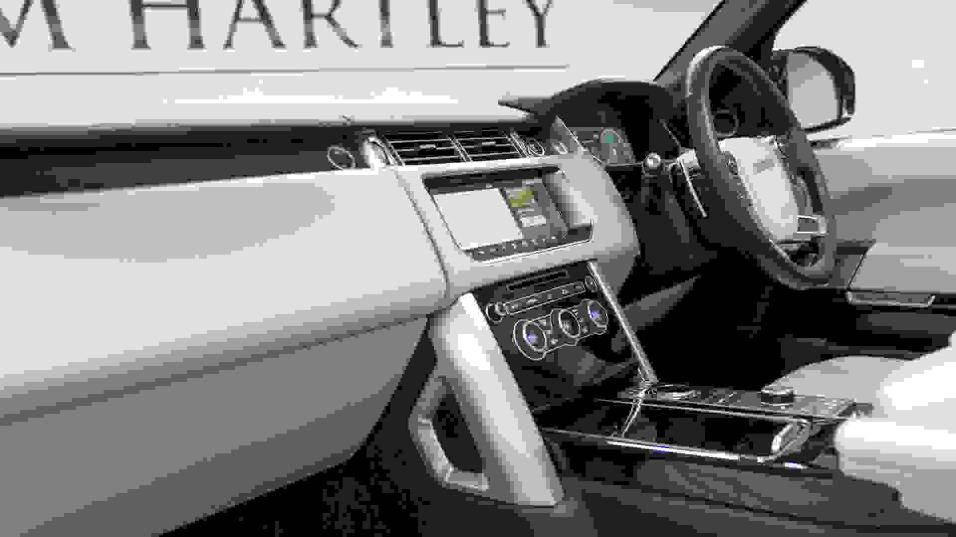 Land Rover RANGE ROVER V8 AUTOBIOGRAPHY Photo 3c27cdfe-cc86-48e3-8be4-775721c96959.jpg