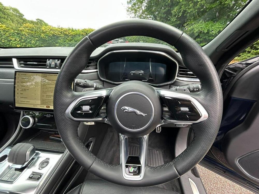 Used Jaguar F-PACE WV72YXT 28