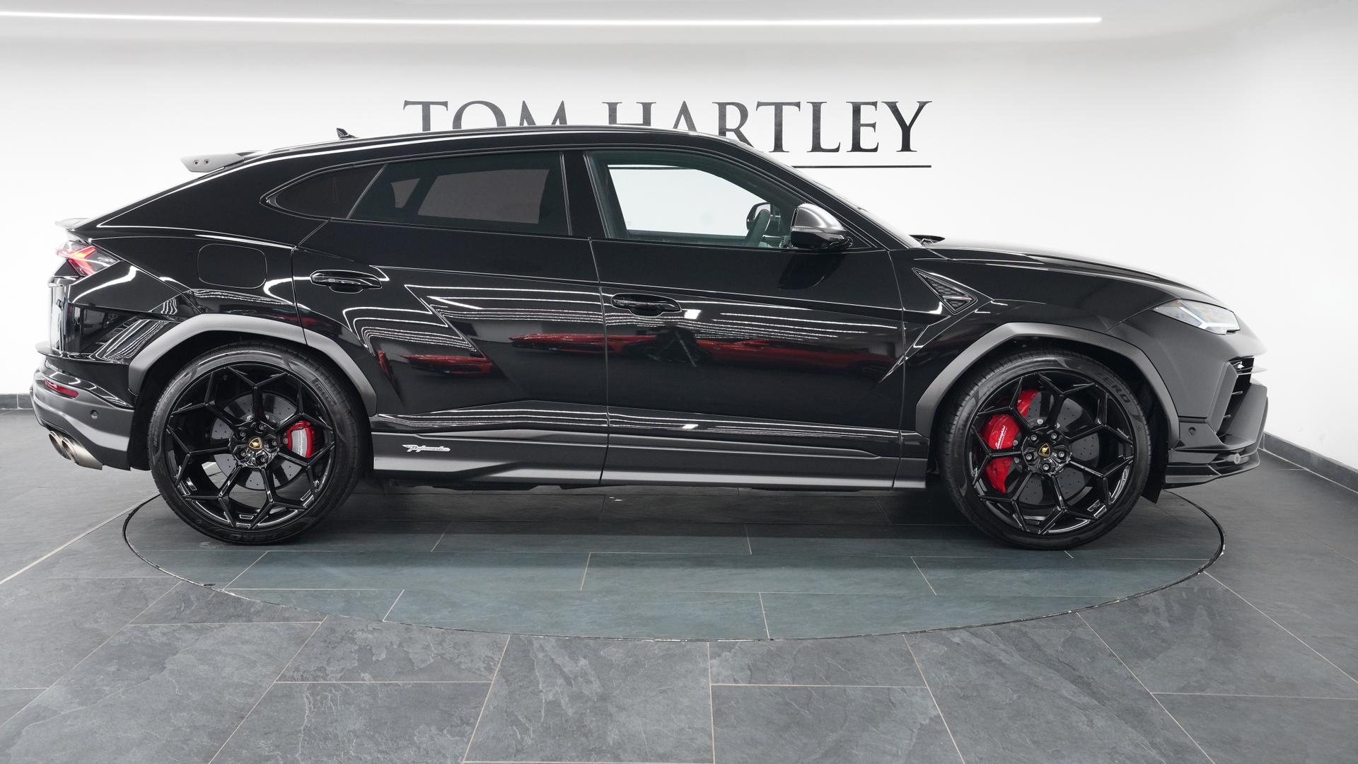 LAMBORGHINI Urus Photo 3c2e7080-bddc-44a1-8266-8e0ba966547d.jpg
