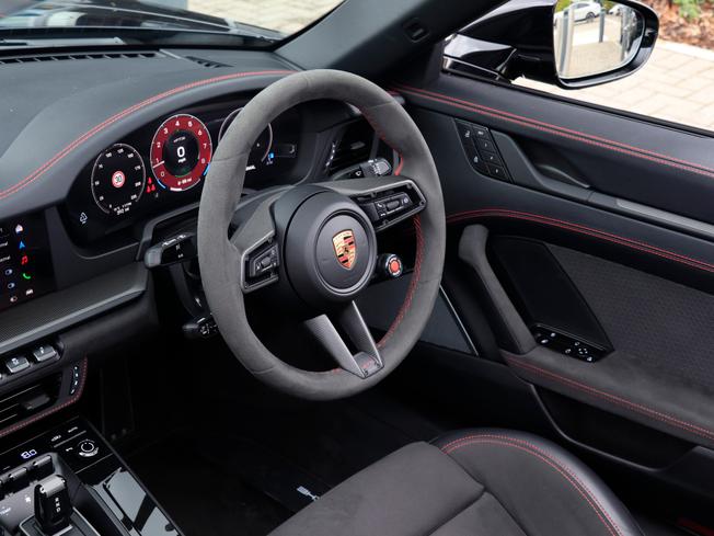 PORSCHE 911 Photo 32