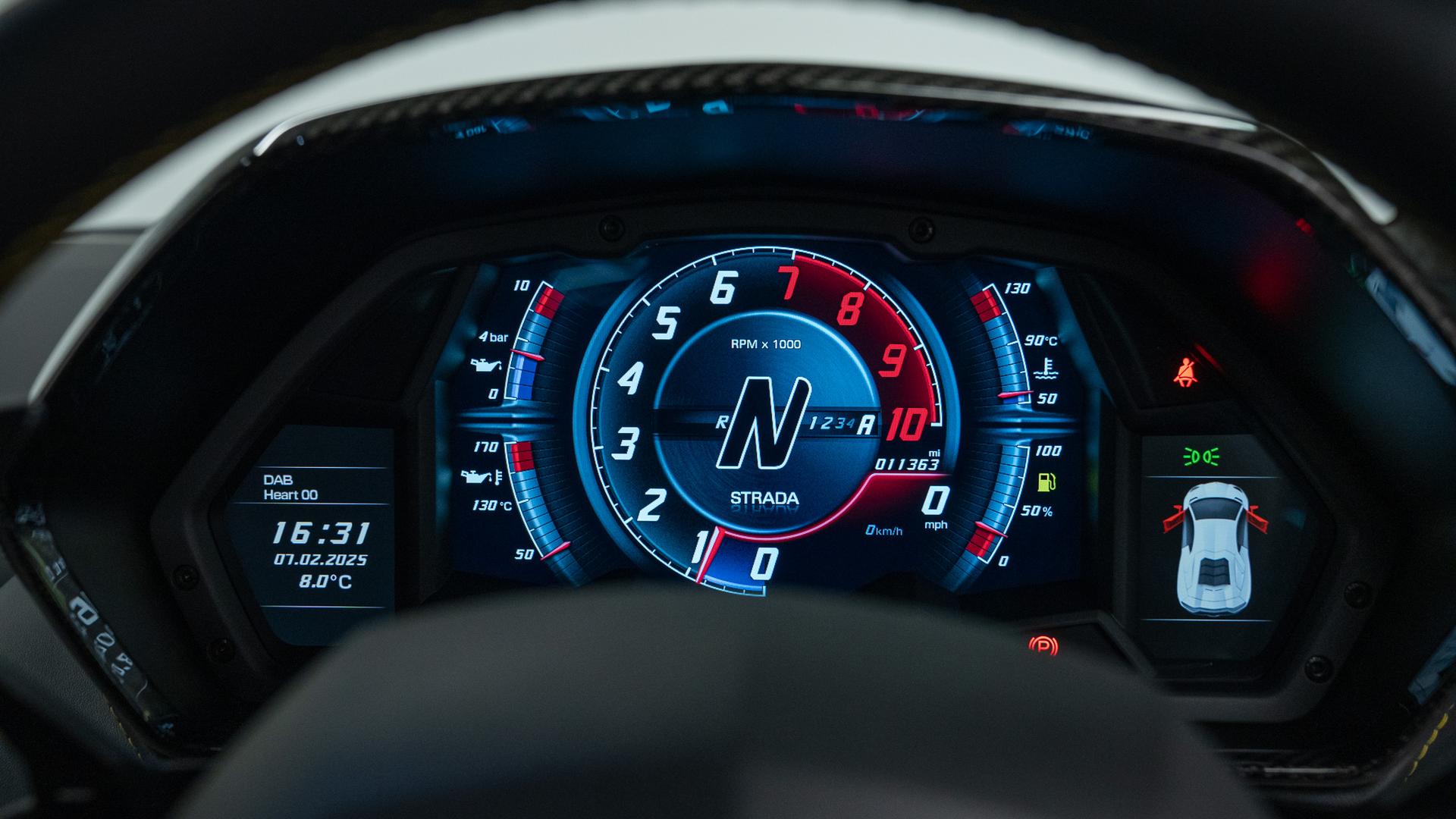 LAMBORGHINI Aventador Photo 3c399615-0e0f-42a5-b79f-8d1bc0890f7f.jpg