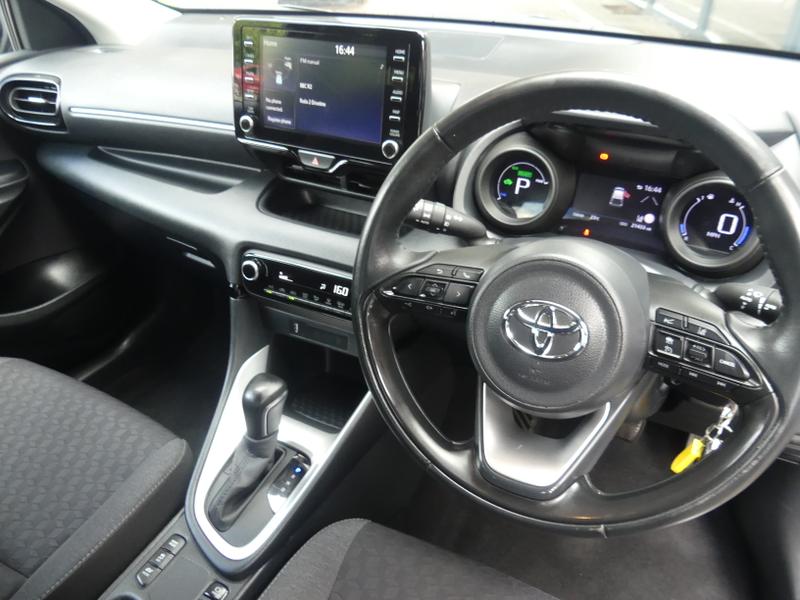 Toyota Yaris Photo 3c3eec8b-4e95-494f-8cf9-840eade4bfd5.jpg
