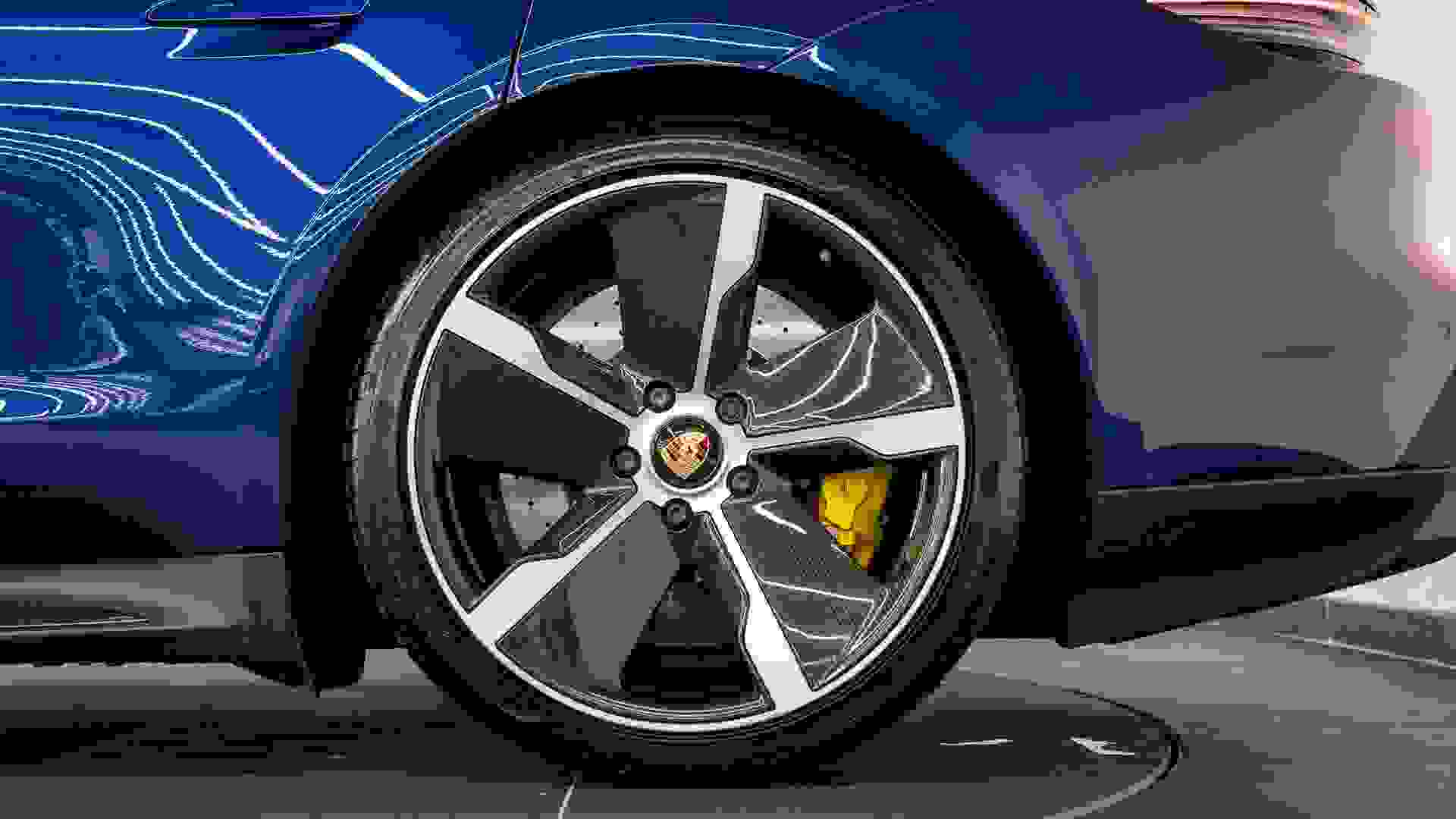 Porsche Taycan Photo 3c51b18a-3d8d-488a-ae9f-cf343ab1d6d8.jpg