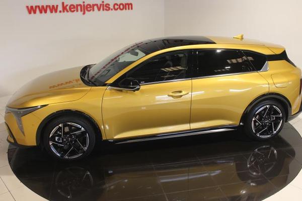 Kia K4 1.6 T-GDi GT-Line S Hatchback 5dr Petrol DCT Euro 6 (s/s) (177 bhp) Photo 3