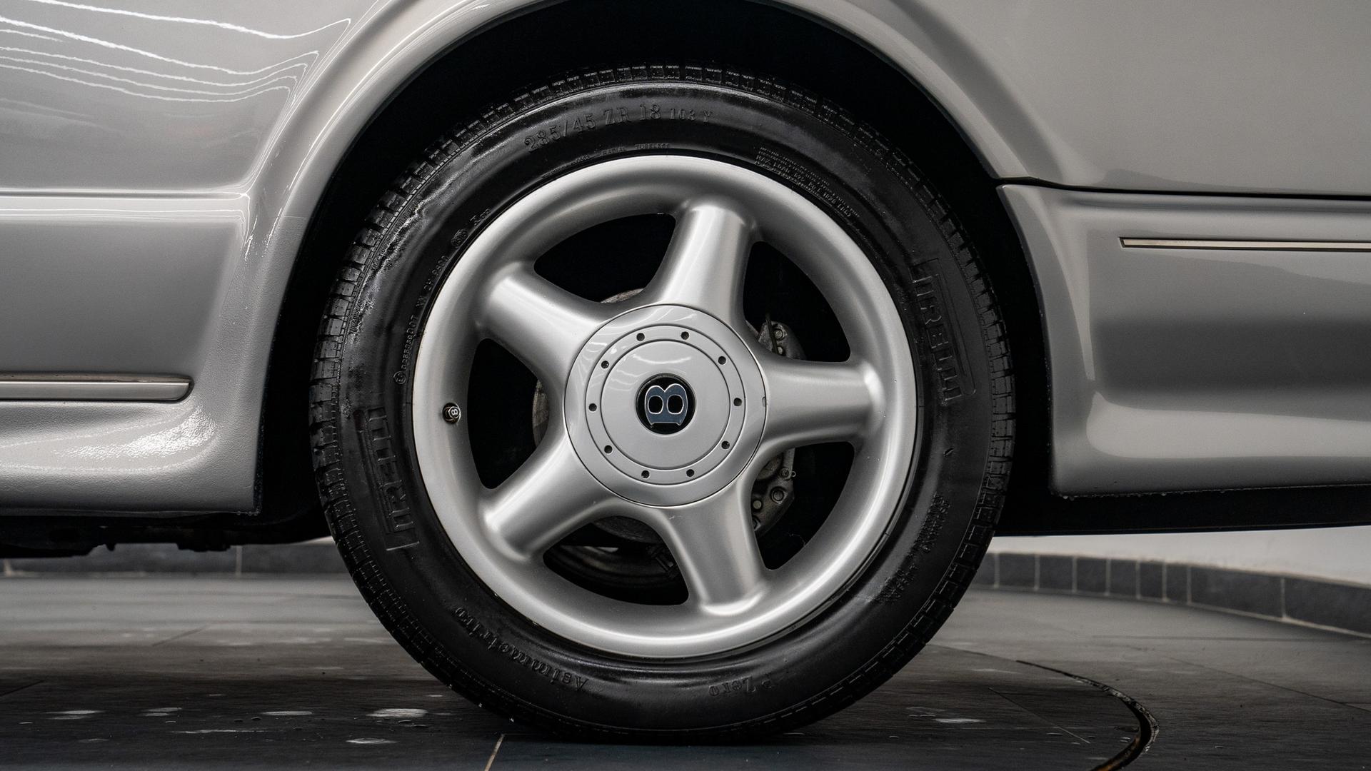 Bentley Continental Photo 3c7b3189-eeec-4f2d-a57a-5d103a8a9ce3.jpg