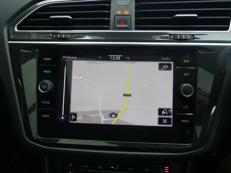 Volkswagen Tiguan Photo 3c8362f2-4f18-4565-94b3-11cec6c898c7.jpg