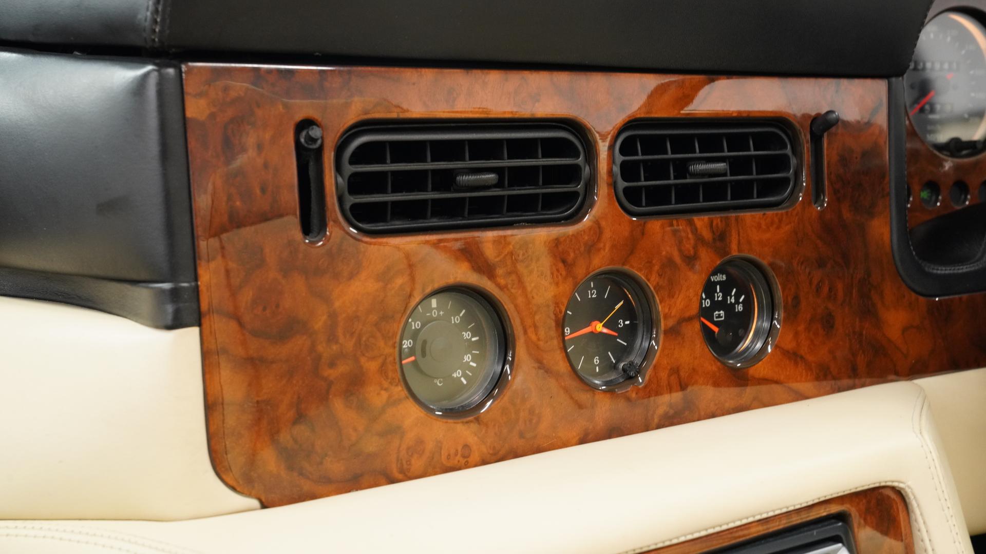 Aston Martin Virage Photo 3c85e1d8-8b09-454d-86b2-7c1c3efe63f6.jpg