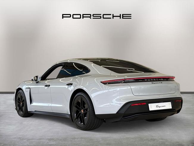 Porsche Taycan Photo 5