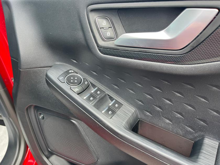 Ford Kuga Photo 3caf02fe-2ad5-4434-93cc-00625dae6f41.jpg