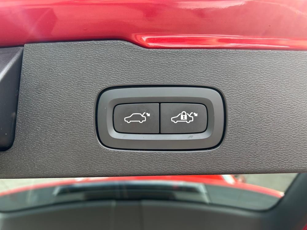 Used Volvo V60 Cross Country YM23KNX 25