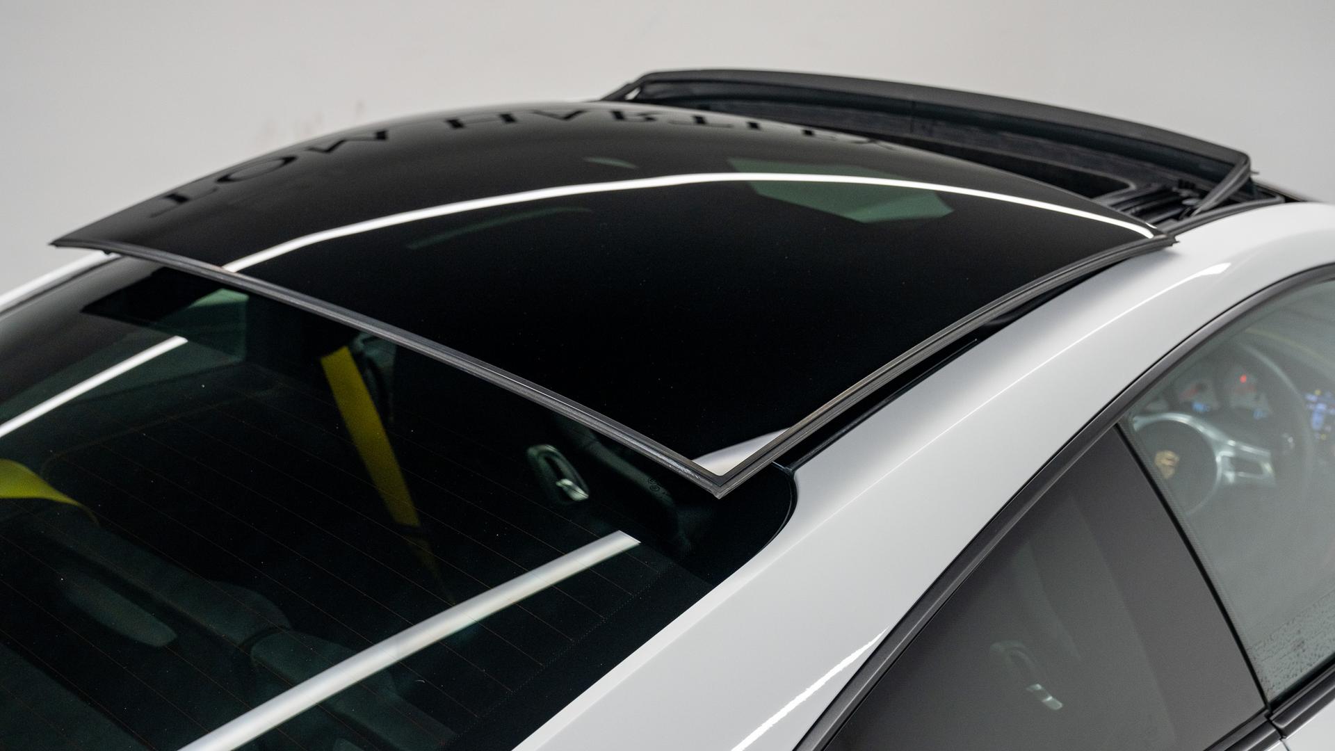 Porsche 911 Photo 3cb679aa-cd09-4d27-ac16-cfc25dea42c3.jpg