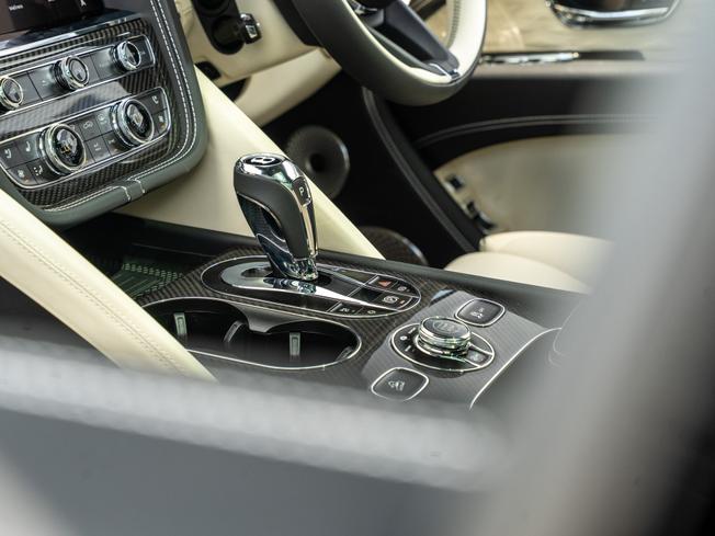 BENTLEY Bentayga Photo 37