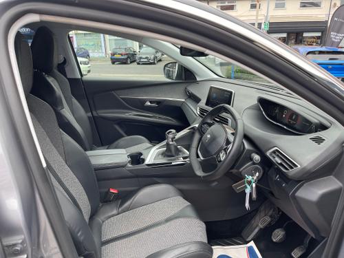 Peugeot 3008 Photo 3ccf2387-3e63-42ac-83d2-f3d2ec8c7167.jpeg
